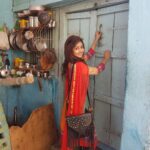 Sana Amin Sheikh Instagram - शहर की इस भीड़ में चल तो रहा हूं, ज़ेहन में पर गांव का नक़्शा रखा है.. - ताहिर अज़ीम Looks like a shoot set.. but this a real location (a village in gujrat)