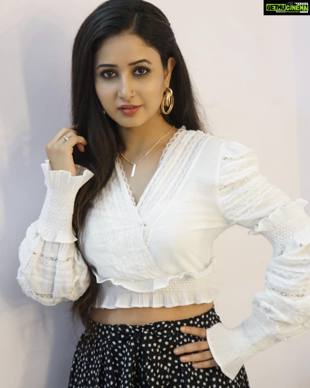 Sana Amin Sheikh Instagram - One of the looks which was not finalised for the shoot of #krpkab3 .. #dresstrials #looktest #tvserial #indiantvserials #indianshows #tvshows #croppedtops #skirts #fashion #styling #indiangirls