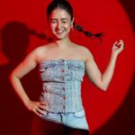 Sana Amin Sheikh Instagram - #Reel #Bts #photoshoot Shot by: @rishishahhhhhh Make&hair/bts videos: @mehekshah.mua