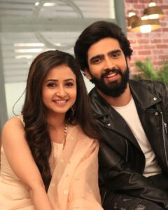 Sana Amin Sheikh Instagram - Best wishes to @amaal_mallik @shreyaghoshal @jasminbhasin2806 @sonymusicindia 

Pyaar ek Tarfaa releasing today.. 

Location (in pictures): On Set Kuch Rang Pyar ke Aise bhi.. 
Sept 2021

#pyaarektarfaa
#ektarfaapyaar #sanjana #Krpkab #amaalmallik #jasminbhasin #shreyaghoshal