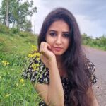 Sana Amin Sheikh Instagram - Agar saari photos acchi lage toh post kar deni chahiye na... ? ☺ 🖤🖤🖤 I have more in this series.. Ab unka kya karein? 🙈