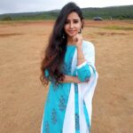 Sana Amin Sheikh Instagram - 💙💙💙 Wearing : @reejhh_official @megha_vashishta 6.7.2021 #collaboration #mahableshwar #panchgani #exursion #suit #suits #indiansuits #sanaaminsheikh #tableland #bluesuit #cottonsuits #cottonsuit #greenery #nature #hills #mountains #maharashtra Mahableshwar
