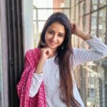 Sana Amin Sheikh Instagram - 💕 Lucknowi Chikankari Cotton Kurti/Cotton Dupatta Available at #HappyDressing by @sanober.tanwar .. #collaboration 7.3.2021 Mumbai, Maharashtra
