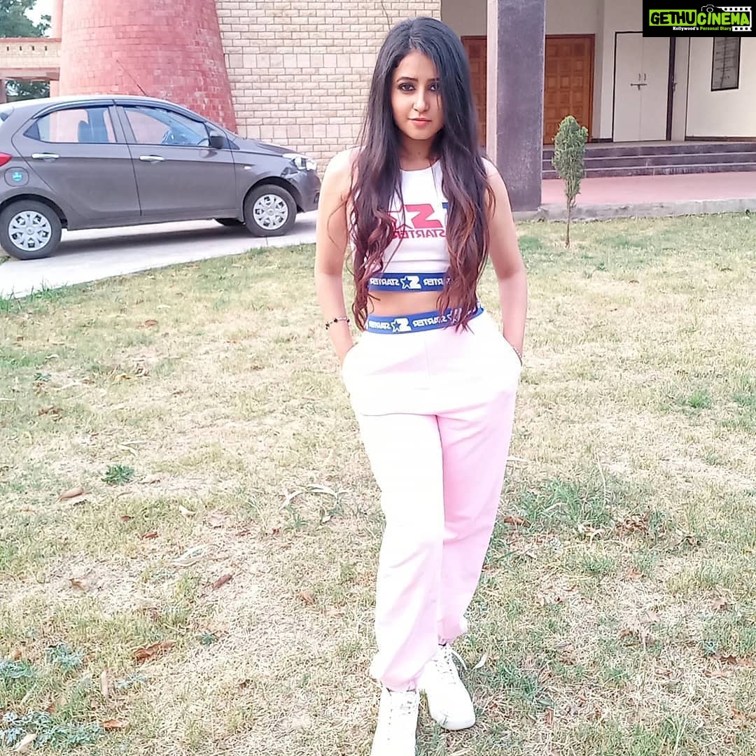 Sana Amin Sheikh Instagram - 2021 Outfit:@zara Location: Kurukshetra University (Mask Nikala sirf Photos ke liye, baad mein pehen liya .. waise yahan mention karne ki zaroorat nahi thi kyunki koi aas-paas nahi tha.. self timer camera bhi tha.. itni detail padhne ke liye Shukriya) :)