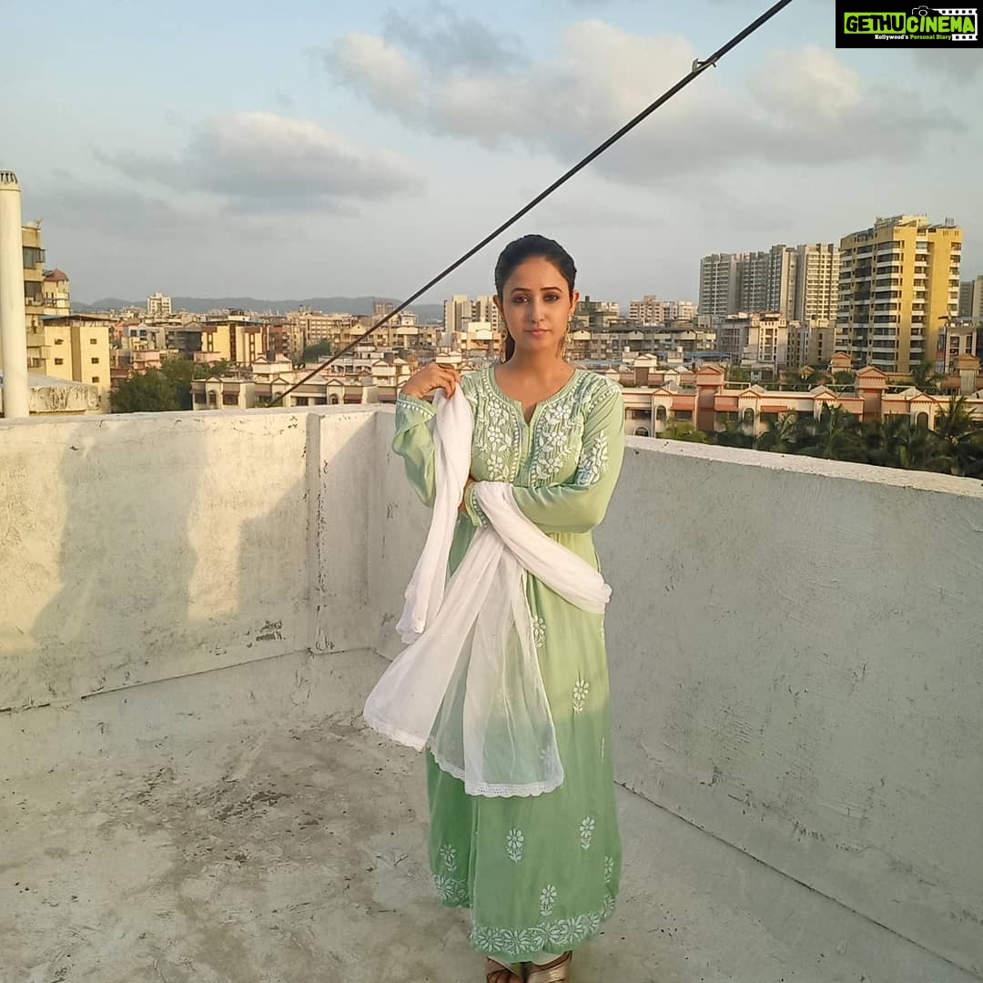 Sana Amin Sheikh Instagram - Minty 💚 LOVE FOR LUCKNOWIS !!! Kurta, White Cotton Chikankari Pants and White Baadla Chiffon Dupatta. Earrings: @sataara19 22.5.2021 #collaboration #sanaaminsheikh #chikankari #lucknowi #lucknow #mumbai #sataara #madeinindia Mumbai, Maharashtra