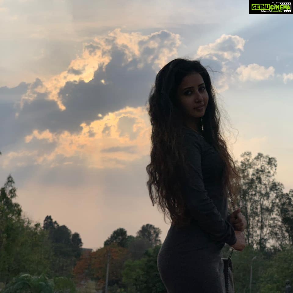 Sana Amin Sheikh Instagram - (Mask nikaala-only for photos, maintaining social distance) 2021 PICTURES : @i_shagunofficial