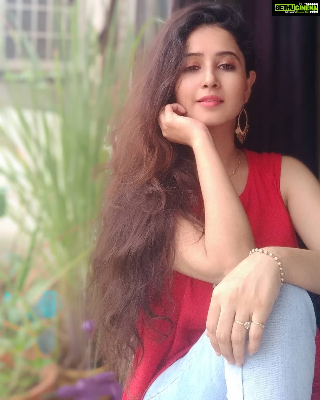Sana Amin Sheikh Instagram - शमा जो जलाई है, मेरी वफ़ा ने, बुझाना भी चाहो, बुझा ना सकोगे..