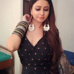 Sana Amin Sheikh Instagram – #Nazar on @starplus 
Styled by @praanavsrathod 
18/8/2019