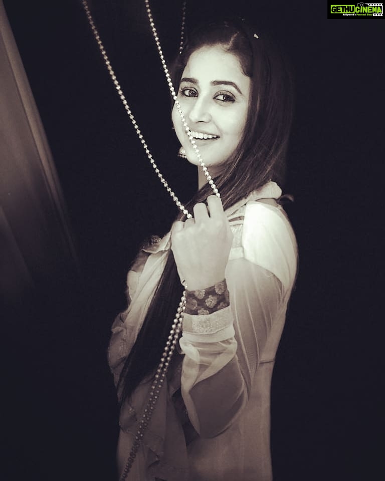 Sana Amin Sheikh Instagram - Since there is a Black and White era Soul in Me !!! 📷 @shaikh_.aadil