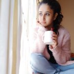 Sana Amin Sheikh Instagram - #coffee or #chai.. ??? Always CHAI.. 🤘 #Pink #KnitWear #knitweardesign #fur #cozy #posing #Indiangirl February 2019