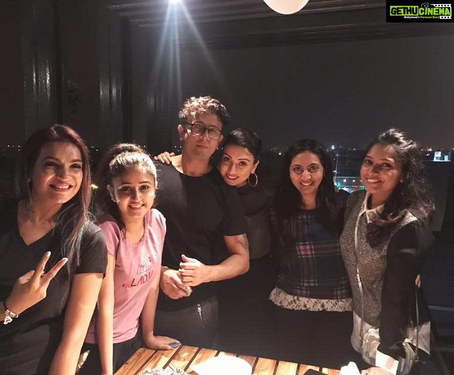 Sana Amin Sheikh Instagram - Happy Anniversary to this Beautiful Couple @sonunigamofficial & @sonuhdam 💕 15*2*2019 Tamil Nadu