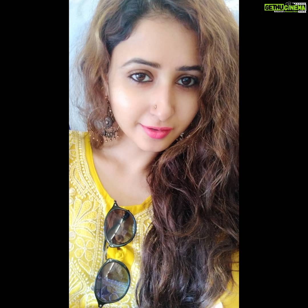 Sana Amin Sheikh Instagram - #Yellow #YellowKurti #Lucknowi #TravelDiaries March 2019