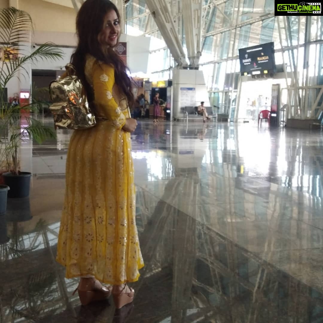 Sana Amin Sheikh Instagram - #Yellow #YellowKurti #Lucknowi #TravelDiaries March 2019