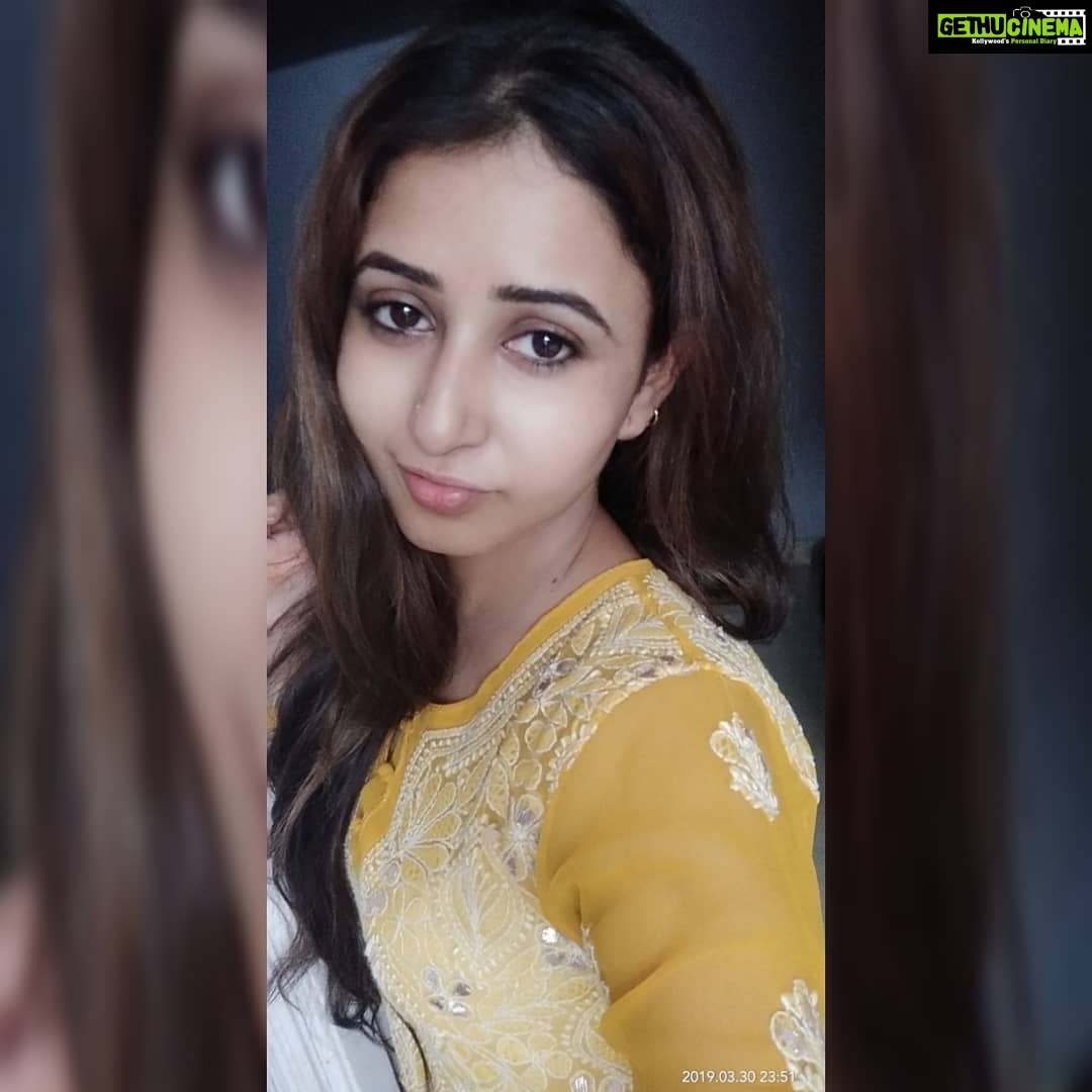 Sana Amin Sheikh Instagram - #Yellow #YellowKurti #Lucknowi #TravelDiaries March 2019
