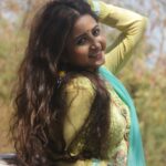 Sana Amin Sheikh Instagram - I never get saddened when a project ends, I feel grateful to that particular project for teaching me a few things which I shall make a note of.. I feel gratitude towards the people associated with it and always feel thankful to them for making me live in that space.. #LiveTheMoment I believe in moving on.. Positively.. 🙏❤ See u all soon with something new. 25.2.2019