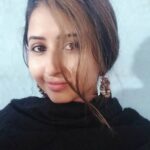 Sana Amin Sheikh Instagram - 2019 : Dekhein, aap kaise pesh aate hain.. Hum thode behtar hone ki koshish karenge.. Thodi aap kijiyega.. 😇