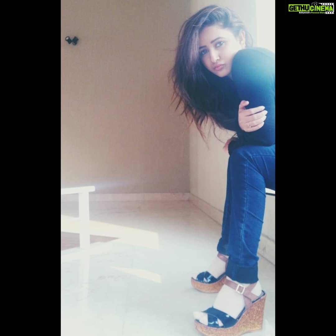 Sana Amin Sheikh Instagram - Dilli ki sardi ☕