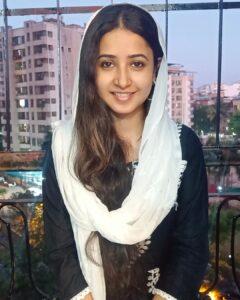 Sana Amin Sheikh Instagram - Chand Raat ko waqt hee kahan milta hai.. Duaaein, choodiyaan, jhumke, suit, dupatte, tayyariyon se fursat hee kahan.. Warna iraada toh mera bhi reel banane ka tha 🌙 21.4.2023 Eid ka Chand bohot Mubarak ho Doston 🌸 Allah humare roze-ibaaton ko Qubool kare, Aameen 🤲🥺 Alvida Juma! #ramzaan #alvidajuma #ramzaan2023 ##alvidamaheramzan #chand #chandmubarak #dua #eid2023 #alvidajumma #ramadan #ramadaan #ramzan #Beautiful 🤍