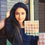 Sana Amin Sheikh Instagram - #Gifts Again... Tohfe from @drugstorehighend .. Swipe 👈 #makeupbrushes #makeup #Eyeshadows #eyeshadow #eyeshadowpalette #COLLABORATION #sanaminsheikh 22/6/2018