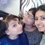 Sana Amin Sheikh Instagram - Some positivity.... My little bhootu... Met her today when we were shooting next to each other's sets.. The sparkle when I meet her... Love to Adrija and Pihu's real life mom as well. 22.4.18