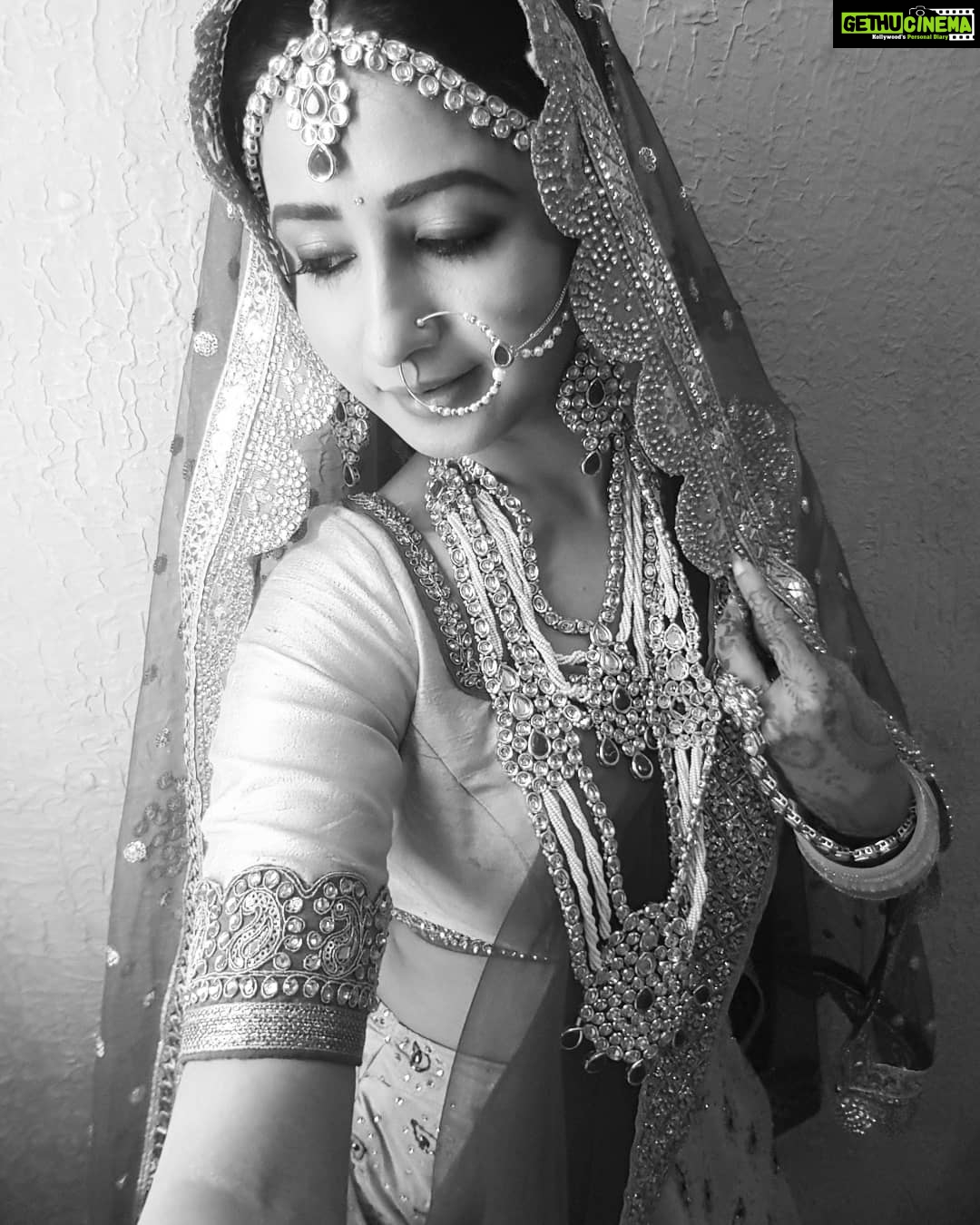 Sana Amin Sheikh Instagram - Will miss taking selfies in this spot..