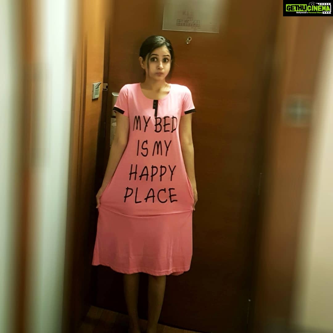 Sana Amin Sheikh Instagram - Thank you @ezrellaofficial for lovely Night Wear.. it's Comfortable and Cute!! #PinkNightWear #GoodNight 23.2.2018