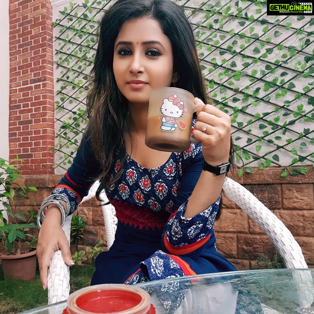 Sana Amin Sheikh Instagram - Things will change... but you remain the same... stick to your strengths.. ♡ #Positive #HappyGirlsAreThePrettiest Swipe! #SanaAminSheikh