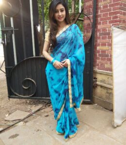 Sana Amin Sheikh Instagram - Shuchi in a Saree.. #bhootu #NoFilter 4.12.2017