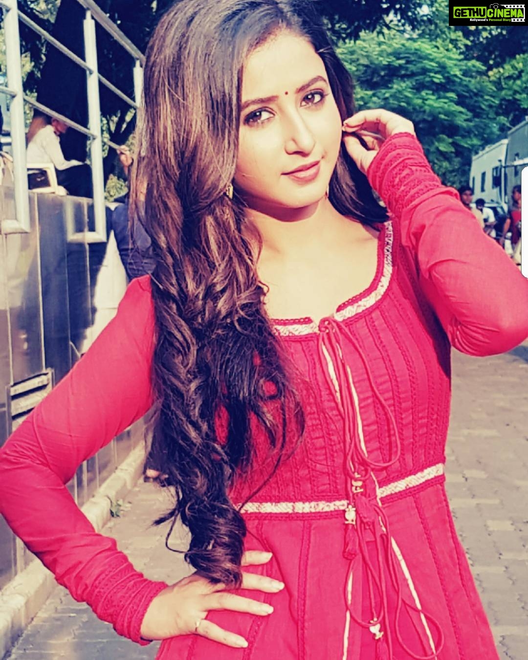 Sana Amin Sheikh Instagram - Bombarding Timelines 😎