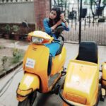 Sana Amin Sheikh Instagram - #ShotSePehle #Lucknow #Bhootu #ZeeTv #SholayWaliScooter