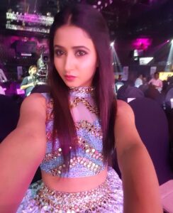 Sana Amin Sheikh Instagram - #ZeeRishteyAwards2017