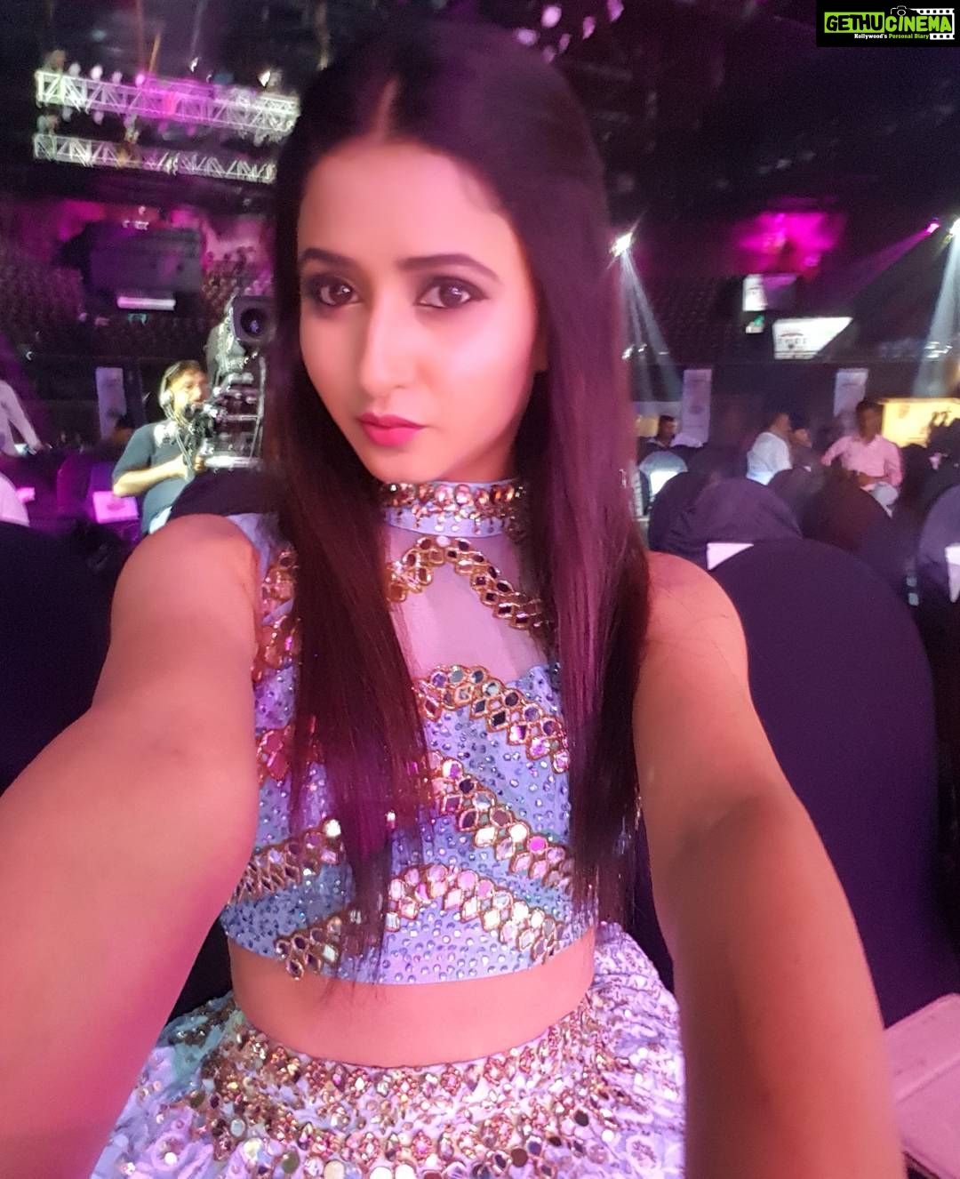 Sana Amin Sheikh Instagram - #ZeeRishteyAwards2017
