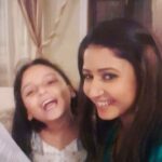 Sana Amin Sheikh Instagram – Hello, all those who are asking for Arshiya’s insta id.. here it is.. @arshiyamukherjee_0701… please follow her and give her a shoutout… Script Reading Time .. learning our lines.. #Bhootu 
#ZeeTv #CutiePie #AdorableKid #ArshiyaMukherjee 
#BehindTheScenes #SanaAminSheikh #SanaSheikh 
Sept 2017