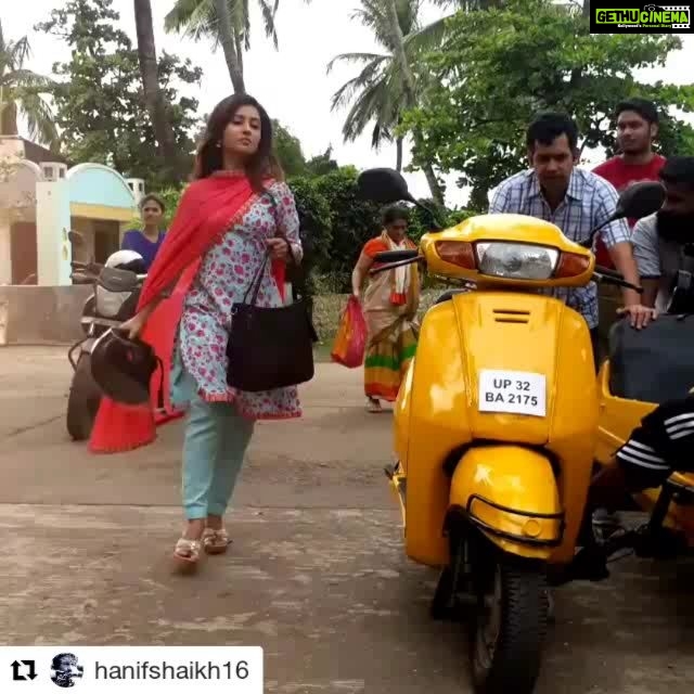 Sana Amin Sheikh Instagram - Although i am able to ride a #JayVeeru scooter now ;)