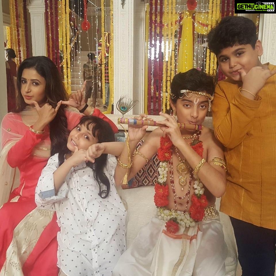 Sana Amin Sheikh Instagram - #Bhootu on & off Set.. #Zee #ZeeTv