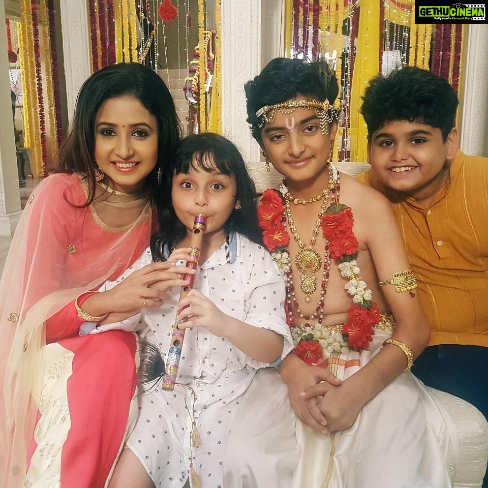 Sana Amin Sheikh Instagram - #Bhootu on & off Set.. #Zee #ZeeTv
