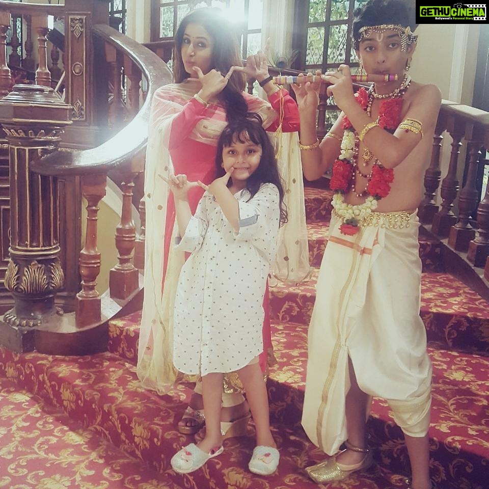 Sana Amin Sheikh Instagram - #Bhootu on & off Set.. #Zee #ZeeTv