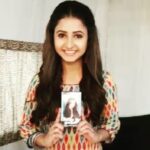 Sana Amin Sheikh Instagram - Shine karne ka shauk har kisi ko hota hai, sirf Mujhe Nahi... n now it's very easy to shine by using The Salon Secret Hair Colour by @bbluntindia .... I used their coffee brown shade and it's making my hair so soft and glossy ..... so I would like to nominate #charliechauhan to take the #ShiningBaby challenge ♡ #Bblunt #BbluntIndia #SanaAminSheikh