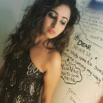 Sana Amin Sheikh Instagram - Your Vibe indeed attracts your Tribe ♡ #NewLook #Actor #IndianActress #IndianActor #LBD #Naamkaran looktest. Small #ThrowBack.