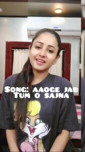 Sana Amin Sheikh Instagram - This Song ❤️ #JabWeMet #KareenaKapoor #shahidkapoor #kareenakapoorkhan #singersofinstagram