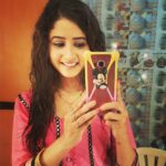 Sana Amin Sheikh Instagram – Thank you @klip2deal this phone cover looks so so cute.. and it has my favourite #Mickey on it.. #PhoneCover 
#Pink #Klip2Deal #Gift #Shopping