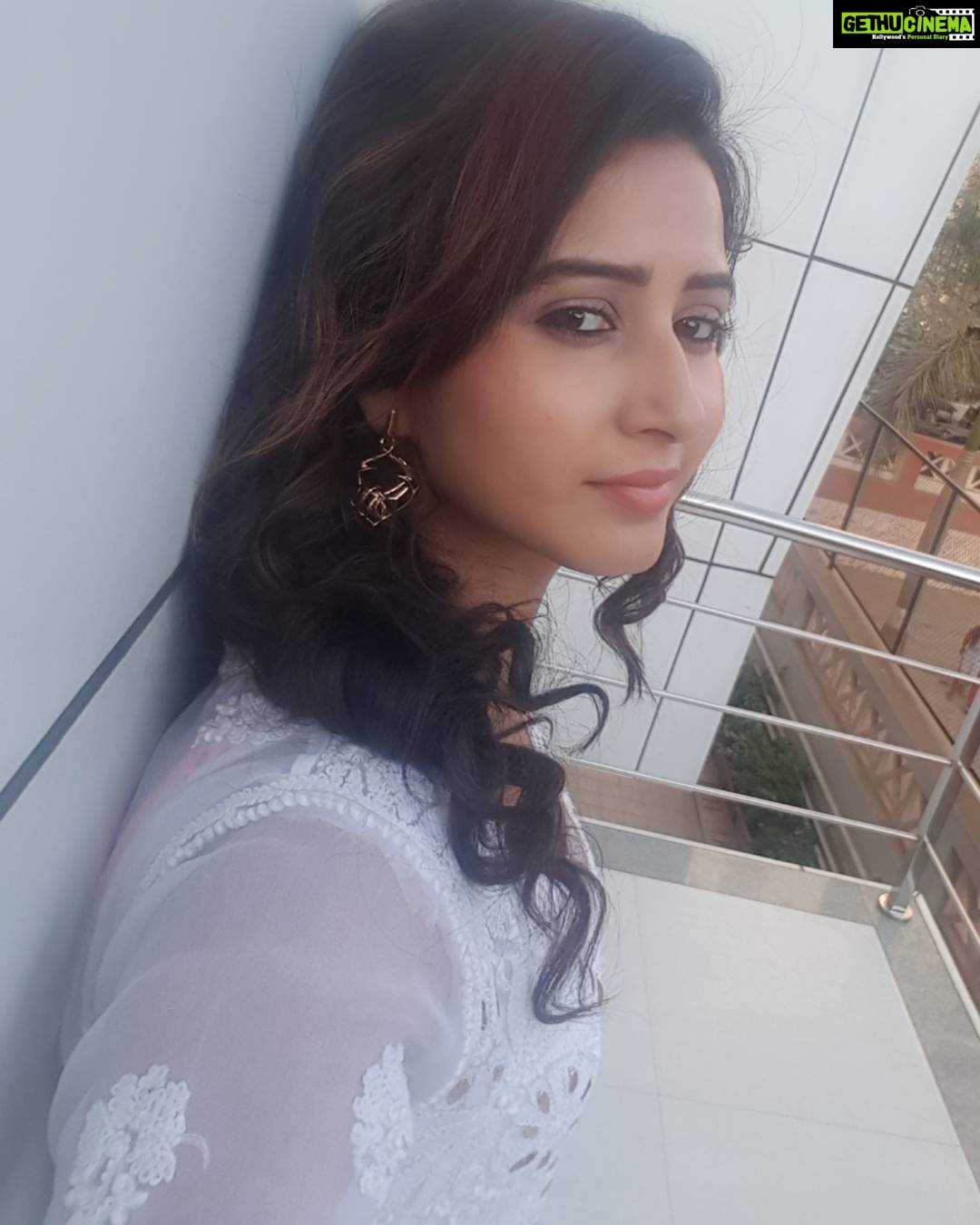 Sana Amin Sheikh Instagram - Love For White. #Chickan #Sufeyd 29.4.2017