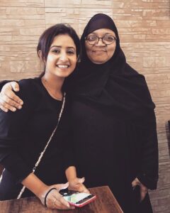 Sana Amin Sheikh Instagram - I get recognised at times at public places Thanks to my Television Shows.. But it Rarely Rarely happens that people turn their backs after listening to my voice.. (especially after I took a break from 'regular' radio) This lady.. came up to me.. at a restaurant... and asked.. 