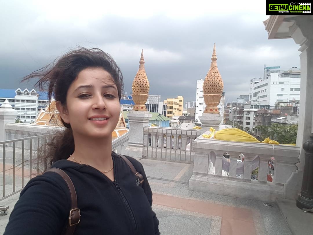 Sana Amin Sheikh Instagram - #TheGoldenBuddhaTemple #NoFilter #AboutToRain #Rains #Bangkok #Thailand 30.3.2017