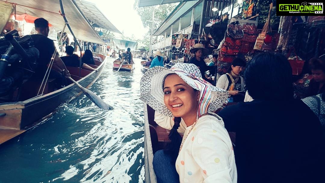 Sana Amin Sheikh Instagram - #FloatingMarket #Bangkok #TheFloatingMarket 31.3.2017