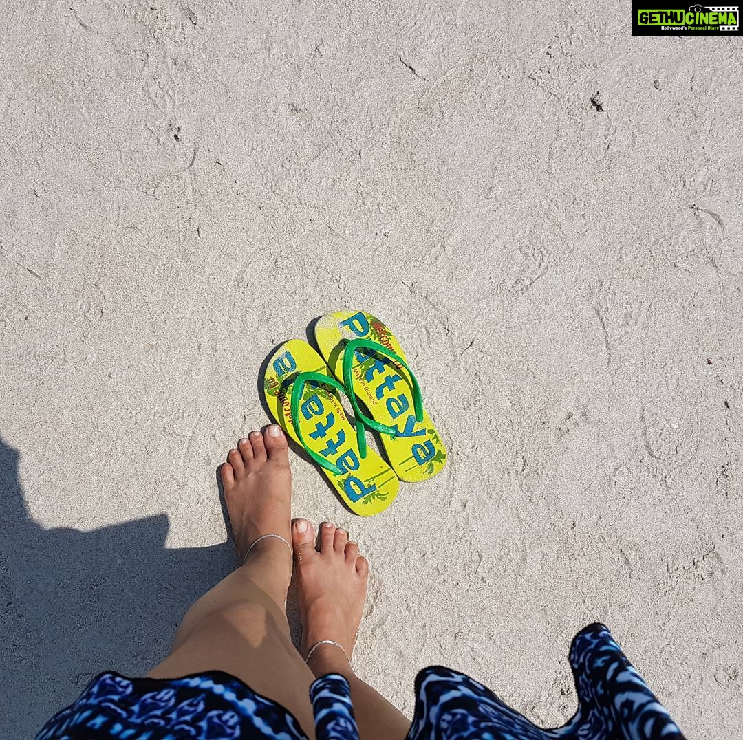 Sana Amin Sheikh Instagram - You know you are in #Pattaya when u buy these Chappals.. haha.. just kidding.. #Coralisland 28.3.17