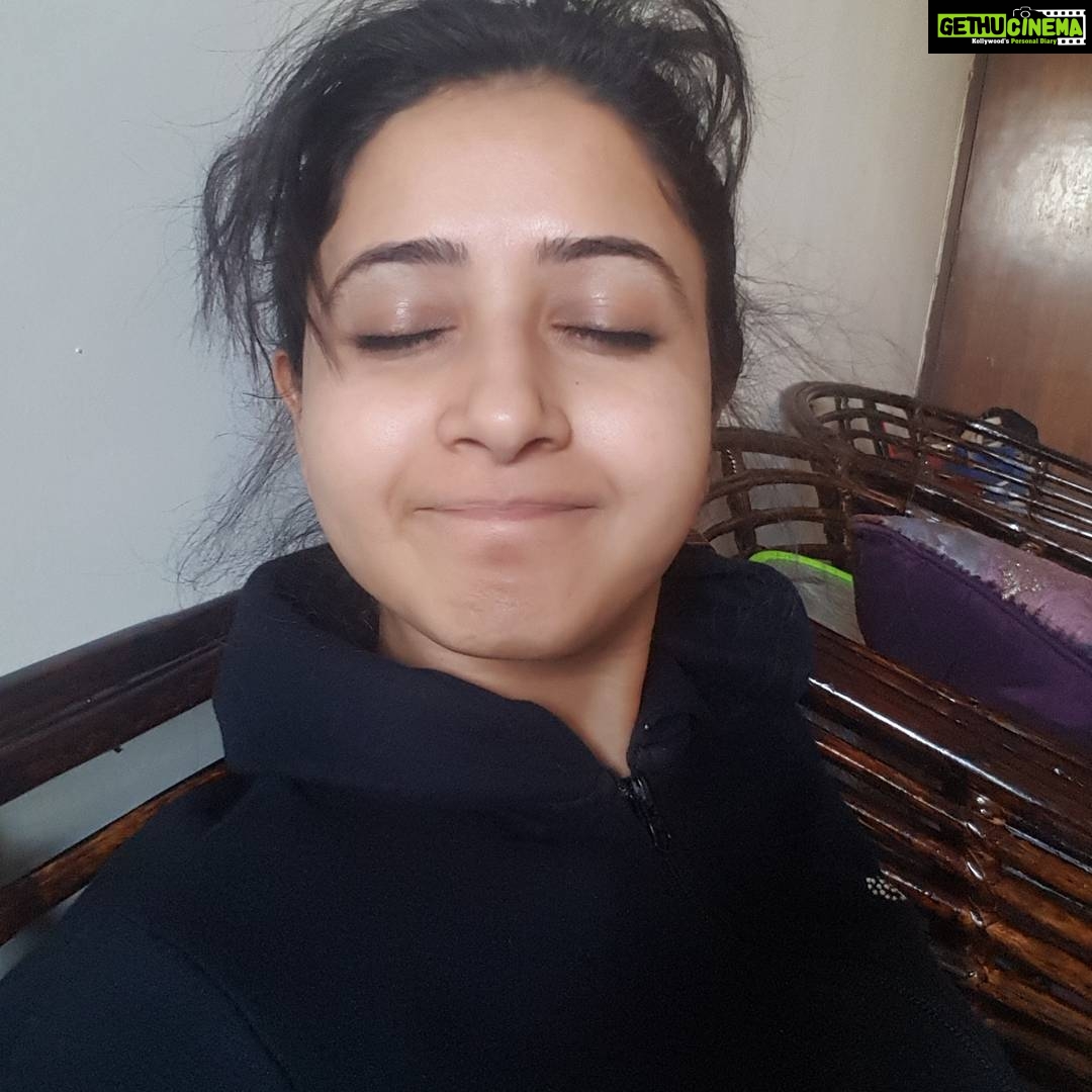Sana Amin Sheikh Instagram - Tired being home all day.. so now.. good night.. :)