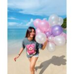 Sana Makbul Instagram - Birthdays are special, be happy, cherish the year and Welcome the new age😍 Thank you so much lovely people for your b’day wishes & blessings ❤️🤗😇 #happytotome#birthdaygirl