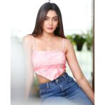 Sana Makbul Instagram – My soul is too lit to give 💩 #positivemindset