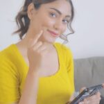 Sana Makbul Instagram – Say YES to the Bright Complete Vitamin C serum & BYE to dullness & dark spots! 🍋💛
It is enriched with 30X* vitamin C that helps reduce dullness, dark spots and gives you spot-less* bright skin in just 3 days*, how AWESOME is that?
Try it for yourself and I know you won’t regret😉 @garnierindia @mynykaa
#Garnier #BrightComplete #VitaminC #Serum #GarnierSerum #AD #Dullness #Darkspots